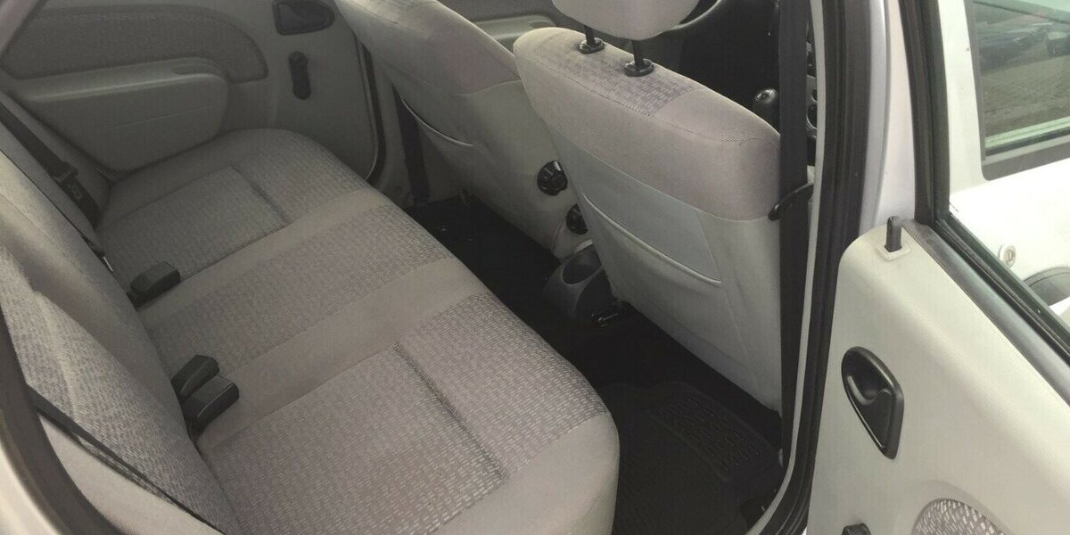 Dacia Logan Ambiance,Tüv Neu! 100.000 km 2.450 &euro; Himmelkron 95502