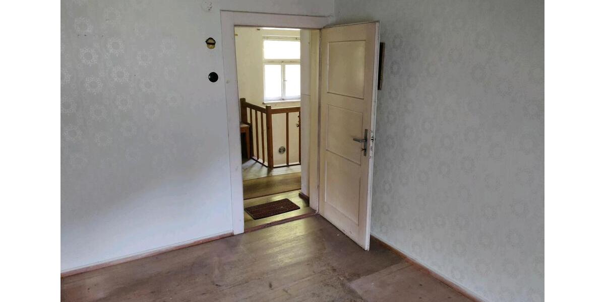 Einfamilienhaus Weismain - 8 Zimmer, 100 m&sup2;, 70.000&euro; | Angebot:26933588