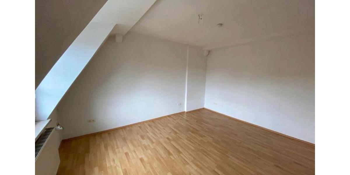 Dachgeschoßwohnung Bayreuth City - 2 Zimmer, 65 m&sup2;, 680&euro; | Angebot:26694040
